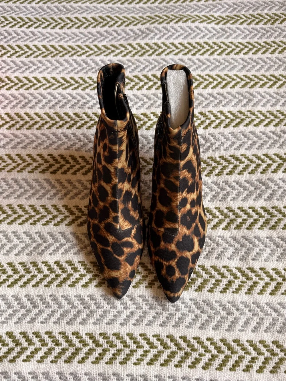 Betsey Johnson stylish leopard